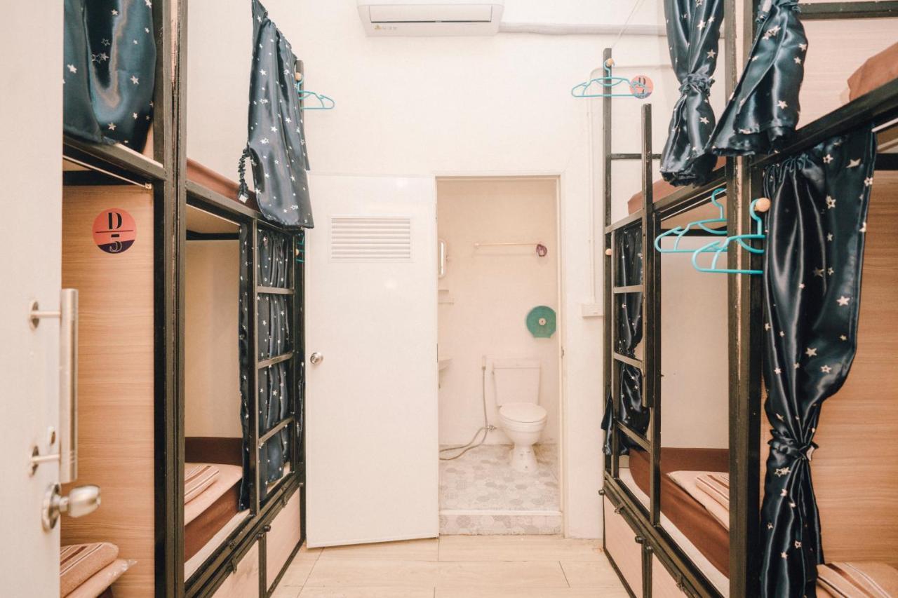 Liberta Hostel Bangkok Exterior photo