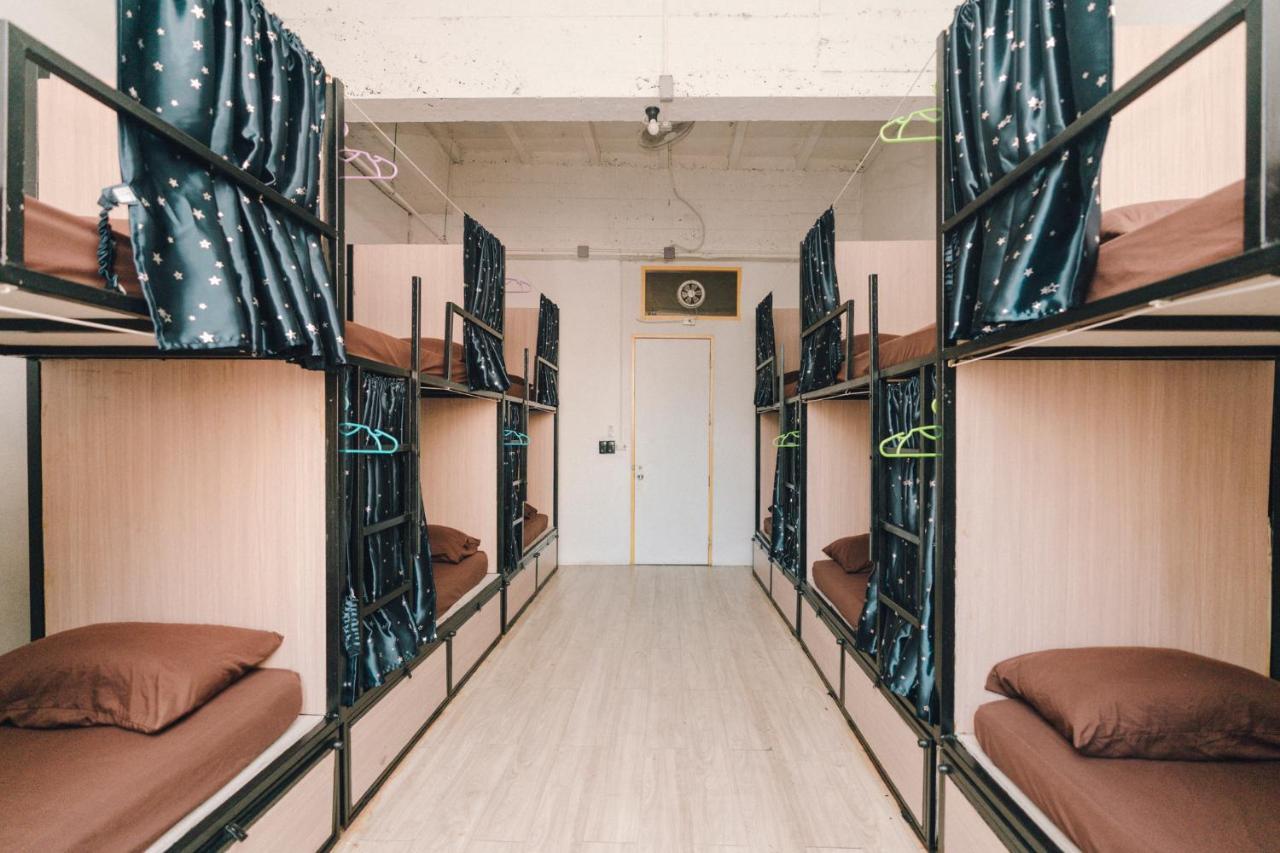 Liberta Hostel Bangkok Exterior photo
